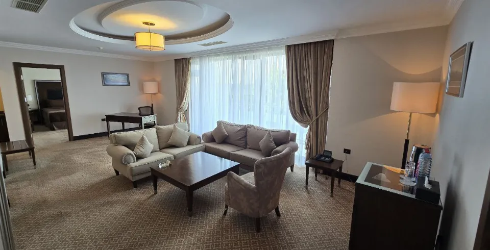 Executive Suite ( BASIC PACKAGE )